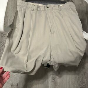 Men’s khaki silk shorts, 36